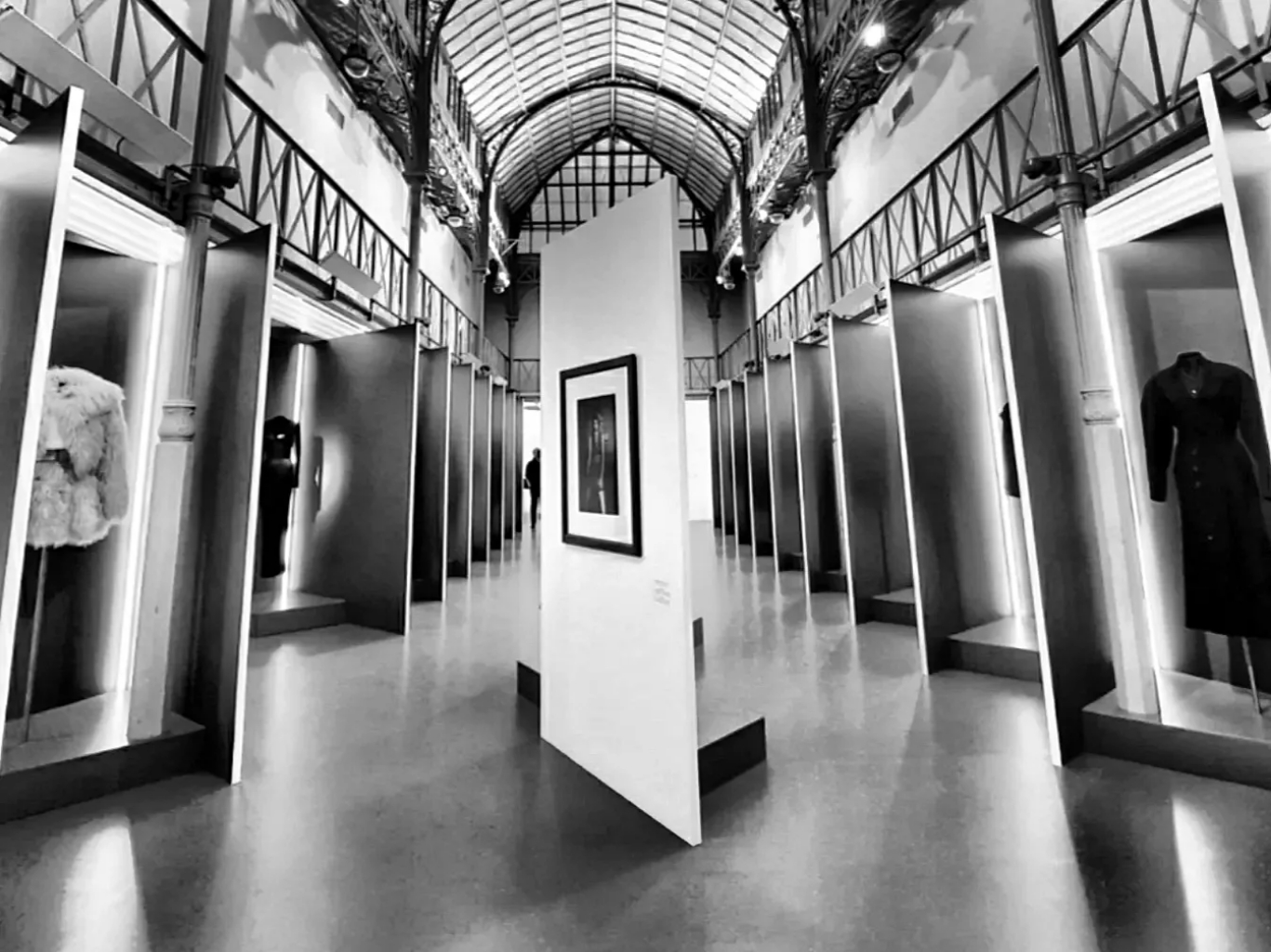 Azzedine Alaïa, Peter Lindbergh – Mirror view, Paris – Rock Art